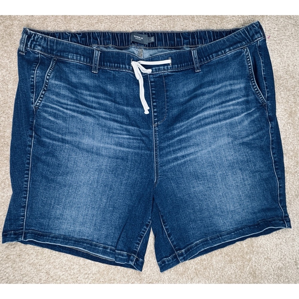 Torrid Feel The Fit Denim Shorts Size 5 Blue Stretch Mid Rise Drawstring Plus